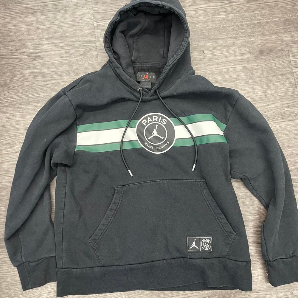 Nike Men's Black and Green Hoodie